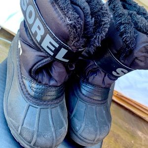 Sorel boys winter boots